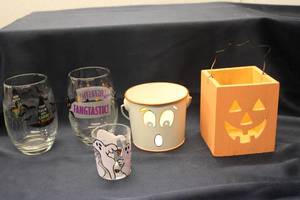 lot 144 image: Halloween Decor Set - 4 Fun Pieces Including Ghost Glasses and Pumpkin Bucket