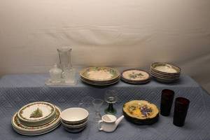 lot 153 image: Collection of Vintage Holiday Dinnerware and Cut Glass Serving Pieces
