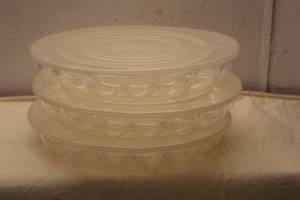 lot 182 image: Variety Lot of Kitchen Items including Baking Pans, Colander, and Syrup Dispenser