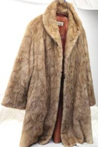 lot 199 image: Vintage Fur Coat by Wagner & Carlson, Minneapolis