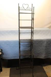 lot 215 image: Vintage Decorative Metal Bakers Rack with Heart Design