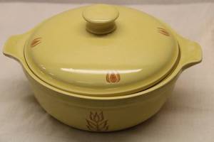 lot 237 image: Vintage Yellow Casserole Dish with Lid and Viking Glasses Set