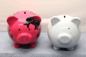 lot 245 image: Set of 2 Ceramic Piggy Banks - Pink with Bow and Blue