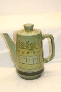 lot 253 image: Vintage Harmony House Ironstone Teapot with Lid - Kashmir Design