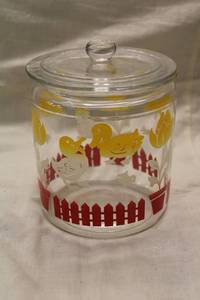 lot 268 image: Vintage Glass Jar with Floral and Animal Design - Yellow Ducks and Red Fence