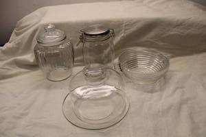 lot 269 image: Set of 4 Assorted Glass Storage Containers and Cloche