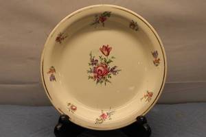 lot 295 image: Vintage Kitchen Kraft Oven Serve Decorative Plate with Floral Design
