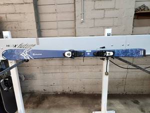 Salomons Skis - 140cm