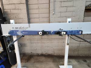 Salomons Skis - 130cm