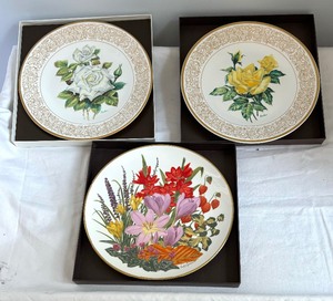 lot 89 image: Trio of Collectable Plates by Boehm and Franklin Porcelain