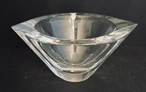 lot 206 image: Elegant Orrefors Crystal Bowl
