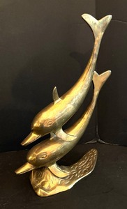 lot 219 image: Beautiful Brass Dolphin Figurine bay Jainson of India