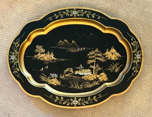 lot 220 image: Wonderful Wooden Tray