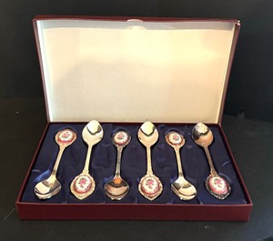 lot 221 image: Set of Six Vintage Spoons