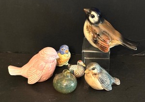 lot 222 image: Six Adorable Bird Figurines