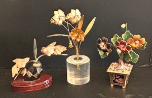 lot 234 image: Delightful Decor