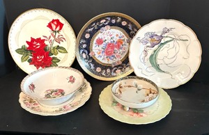 lot 241 image: Variety of Vintage Plates and Bowls
