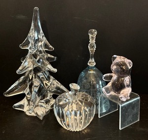 lot 243 image: Waterford Crystal Apple Paperweight and More