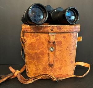 lot 200 image: Vintage Binoculars and Leather Case  Binolux Coated Optics No. W7-100580
