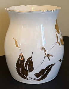 lot 104 image: Vintage Large White Vase with Gold Flowers  Scalloped Top