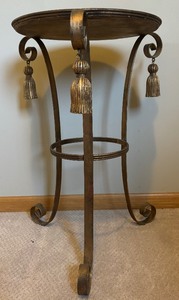 lot 105 image: Vintage Brass Color Plant Stand with Beautiful Details