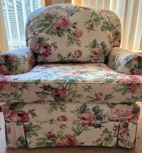 lot 47 image: Beautiful Upholstered Floral Print Chair by Pembrook Chair Corp.