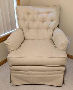 lot 102A image: Vintage Upholstered Armchair