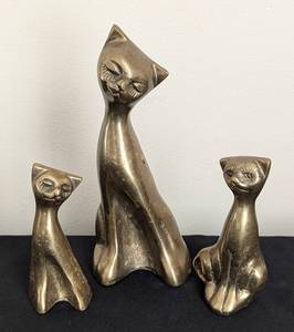 lot 136 image: Vintage Brass Cat Figurines