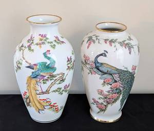 lot 169 image: Pair of Kyoto Imperial Porcelain Vases
