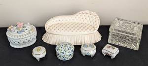 lot 179 image: Vintage Porcelain and Crystal Trinket Boxes