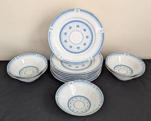 lot 183 image: Chunli Liling Dish Set