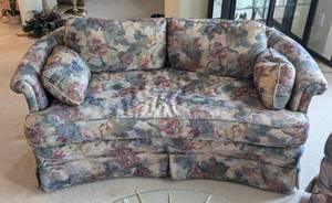 lot 184 image: Floral Loveseat