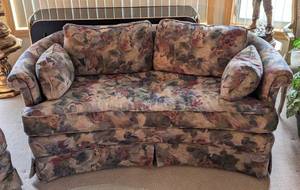 lot 184A image: Floral Loveseat