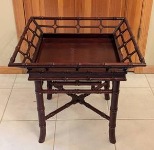 lot 17 image: Faux Bamboo Wood Side Table