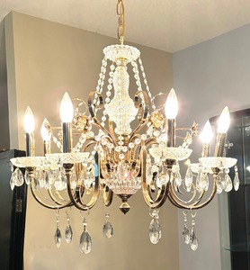 lot 1 image: Incredible Chandelier with Dangling Crystals