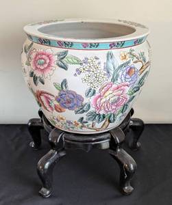 lot 259 image: Floral Chinese Ceramic Planter and Stand