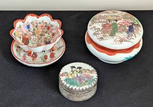 lot 262 image: Vintage Japanese Porcelain Trinket Boxes and Small Bowl
