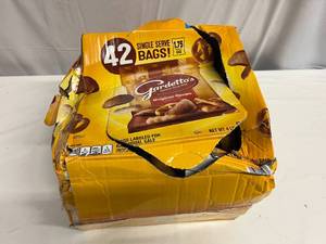 lot 41 image: 42 1.75oz Bags of Gardettos