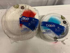 lot 45 image: 2x 125ct Packs of Dixie Paper Plates