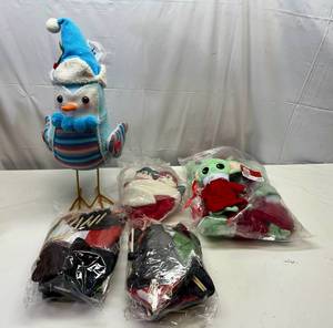 lot 13 image: 6 Grogu, 2 Snowmen Kits, Bluebird of Happiness, Chip & Dale
