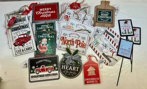 lot 21 image: Christmas Dcor-Wood, Metal