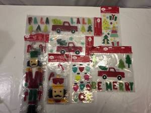 lot 33 image: 20 Window Gel Clings