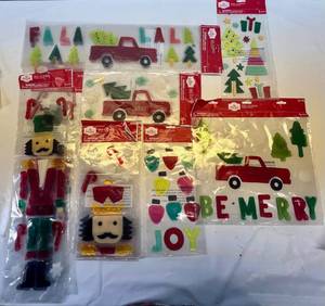 lot 35 image: 20 Window Gel Clings
