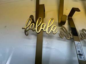 lot 41 image: 8 Wreath Hangers w magnetic