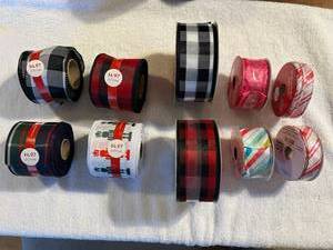 lot 50 image: Christmas Ribbon-wired