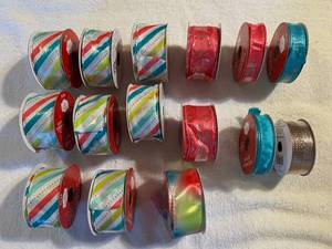 lot 55 image: Christmas Ribbon-wired