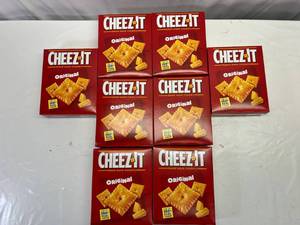 lot 88 image: 8x 7oz Cheez-It Crackers