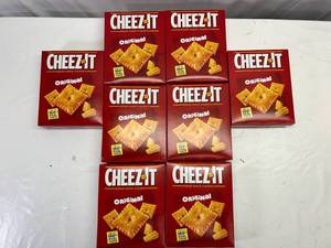 lot 89 image: 8x 7oz Cheez-It Crackers