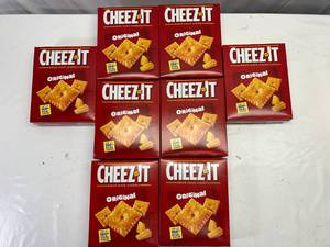 lot 90 image: 8x 7oz Cheez-It Crackers