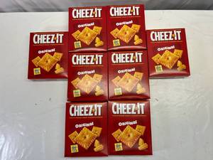lot 91 image: 8x 7oz Cheez-It Crackers